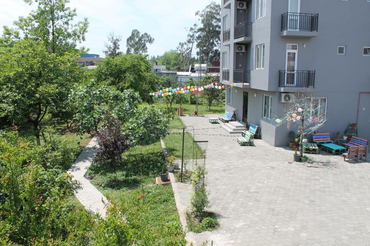 Femily Hotel In Batumi Mareti Str 2 Zewnętrze zdjęcie