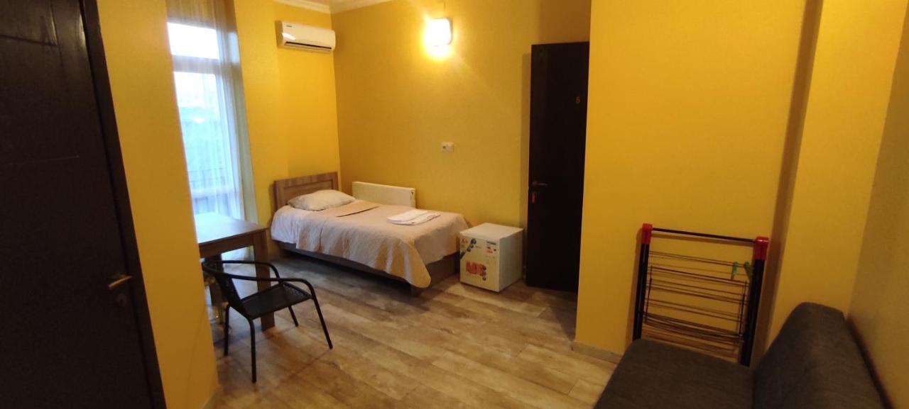 Femily Hotel In Batumi Mareti Str 2 Zewnętrze zdjęcie