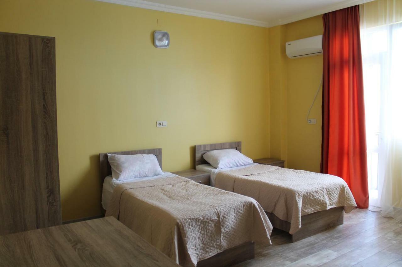 Femily Hotel In Batumi Mareti Str 2 Zewnętrze zdjęcie