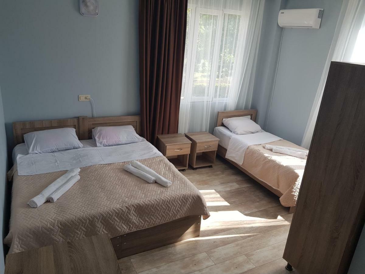 Femily Hotel In Batumi Mareti Str 2 Zewnętrze zdjęcie