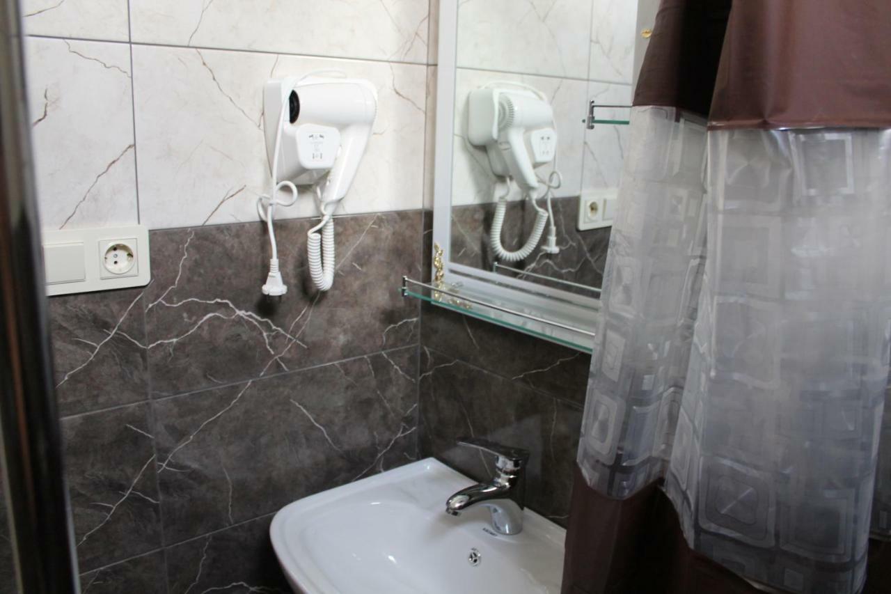 Femily Hotel In Batumi Mareti Str 2 Zewnętrze zdjęcie